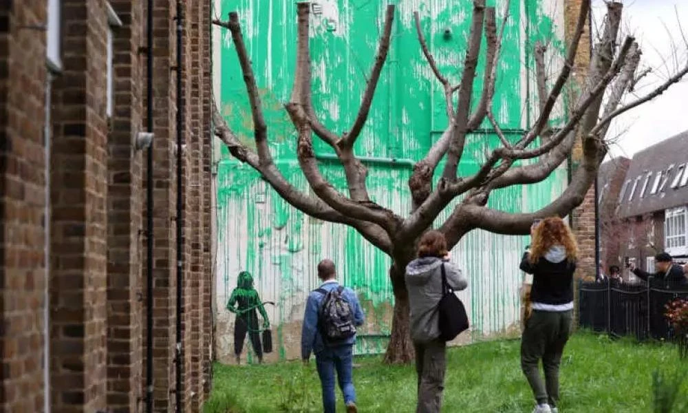 Η νέα τοιχογραφία του Banksy στο Λονδίνο - Το μήνυμά του για το περιβάλλον